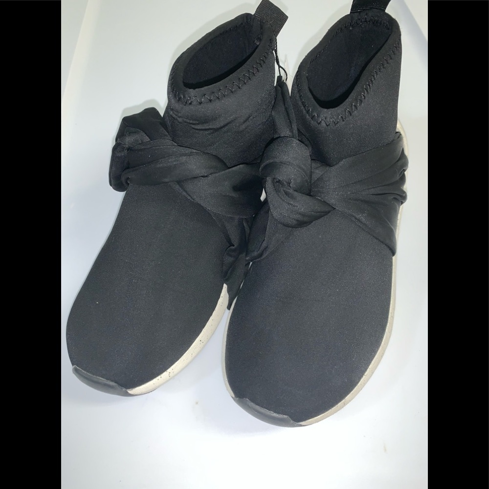 Zara girls sneakers with bow size 36 ages 10/11